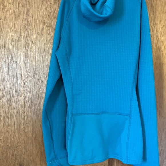 Patagonia R1 size small - Picture 2 of 3